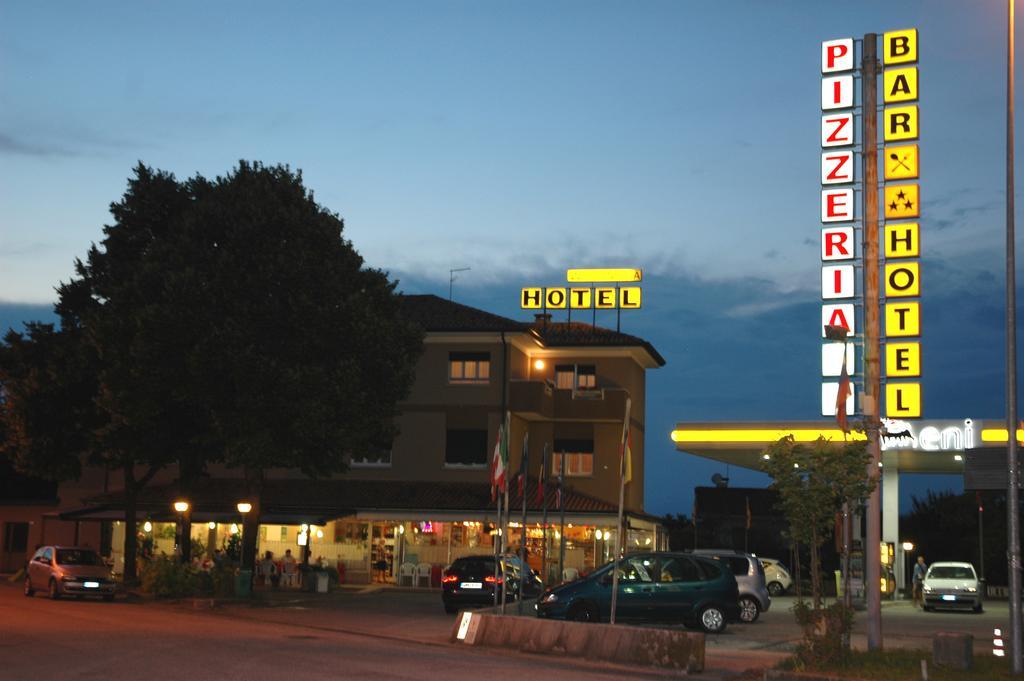 Hotel Da Angela Sedegliano Exterior photo